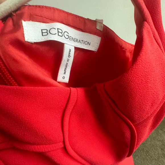 BCBG SEAMED HALTER DRESS GEF66H41-919 Size 0 - Picture 3 of 3